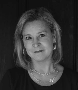 Julie Lowe